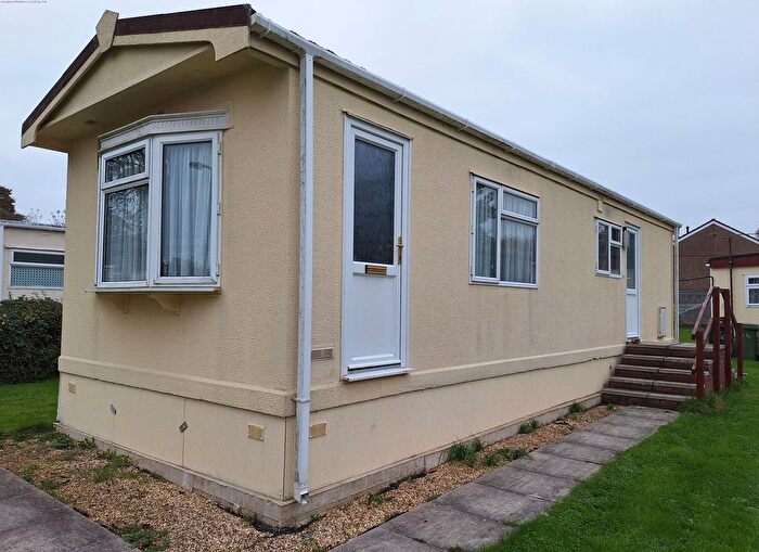 1 Bedroom Mobile/park Home To Rent In Sunningdale M.H.P., Colden Common, Winchester., SO21