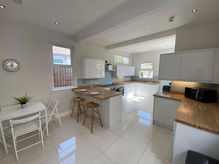 Flat To Rent In Hedley Street, Maidstone, ME14