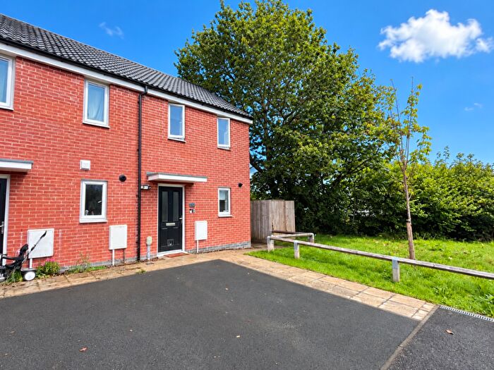 2 Bedroom End Of Terrace House To Rent In Liskeard, PL14
