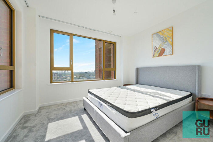 2 Bedroom Apartment To Rent In Bermondsey Heights, London, SE15