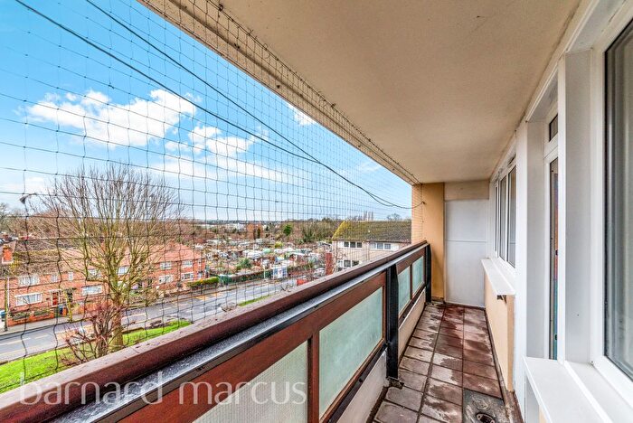 2 Bedroom Flat To Rent In Phipps Bridge Road, Mitcham, CR4