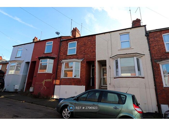 3 Bedroom Terraced House To Rent In Newington Road, Northampton, NN2