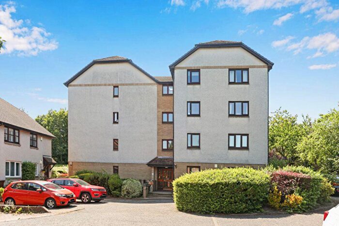 3 Bedroom Flat For Sale In / Dalmeny Road, Trinity, Edinburgh, EH6