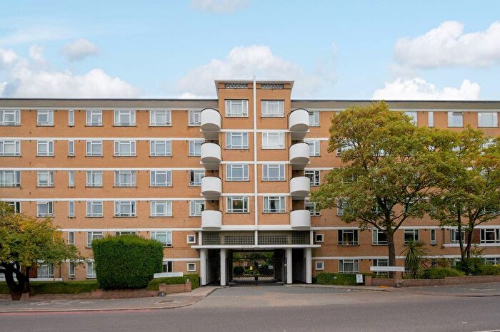 1 Bedroom Flat To Rent In Christchurch Road, Brixton Hill, London, SW2