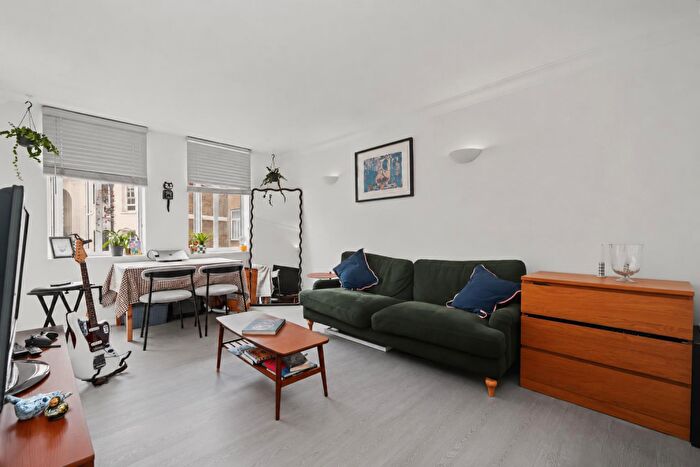 1 Bedroom Flat To Rent In Stoke Newington High Street, London, N16