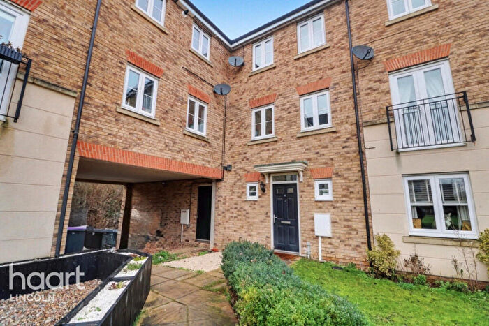 2 Bedroom Town House For Sale In Robins Crescent, Witham St Hughs, LN6