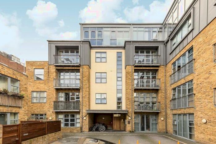 1 Bedroom Flat To Rent In Corben Mews, London, SW8