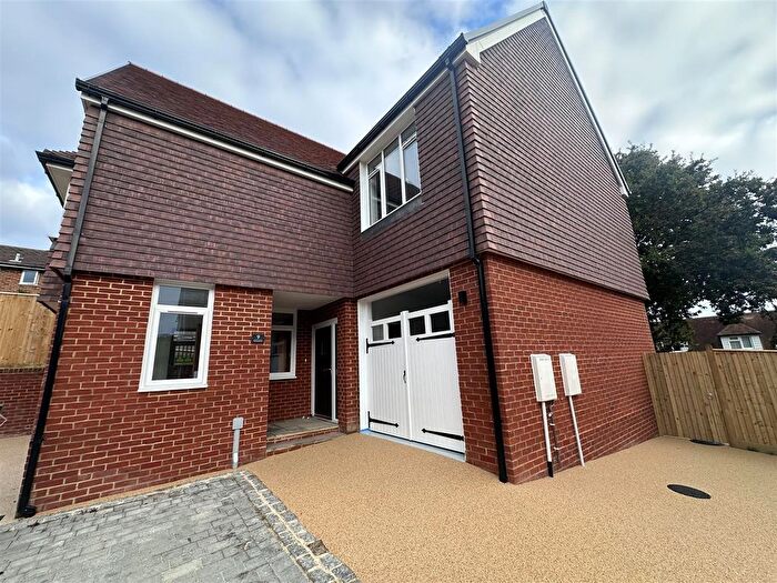 3 Bedroom Detached House To Rent In Fairlight, Hastings, TN35