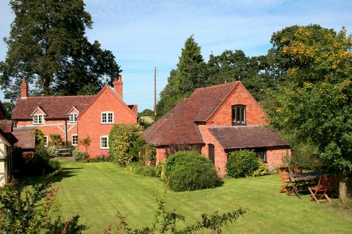 3 Bedroom Detached House For Sale In Blymhill, Shifnal, Shropshire, TF11