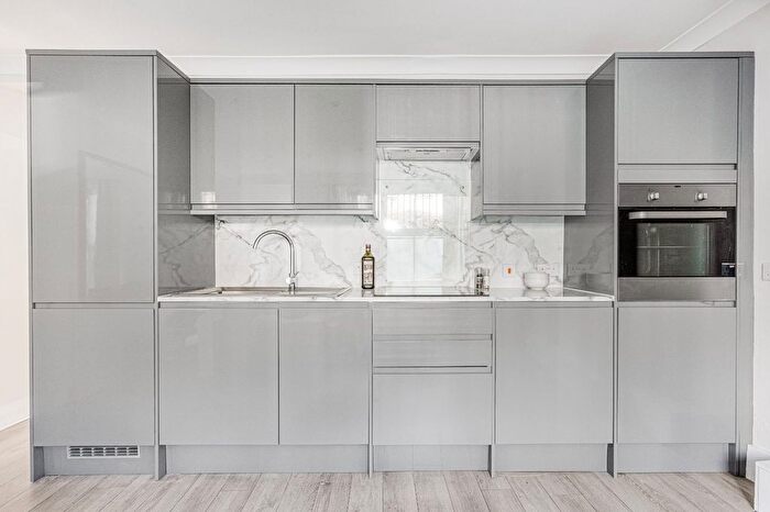 2 Bedroom Flat To Rent In Walham Grove, Fulham Broadway, SW6