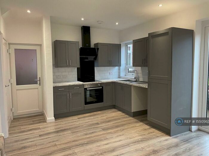 3 Bedroom Semi-Detached House To Rent In Ainslie Road, Bolton, BL1