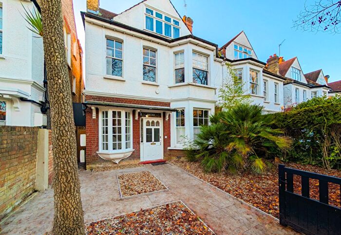 2 Bedroom Flat To Rent In Dukes Avenue, London, W4