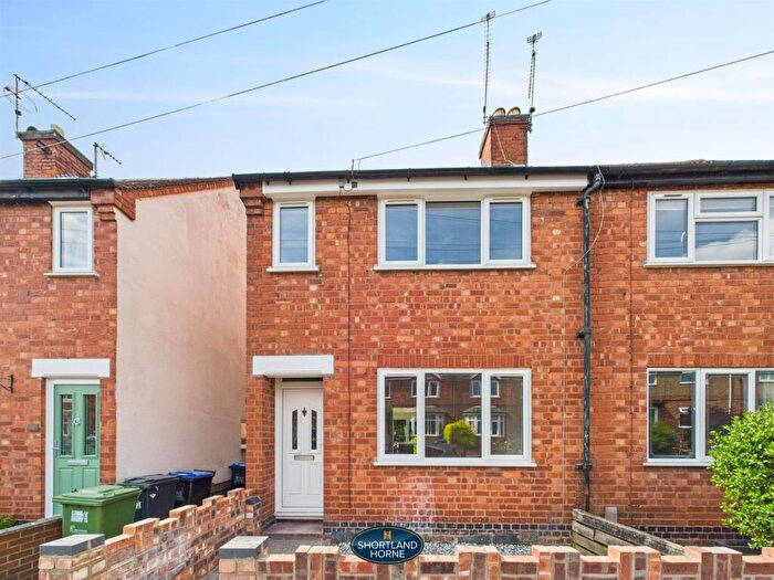 2 Bedroom Semi-Detached House To Rent In Arthur Street, Kenilworth, CV8