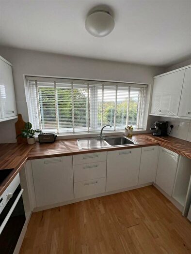 1 Bedroom Apartment For Sale In White Hill Court, Berkhamsted, HP4