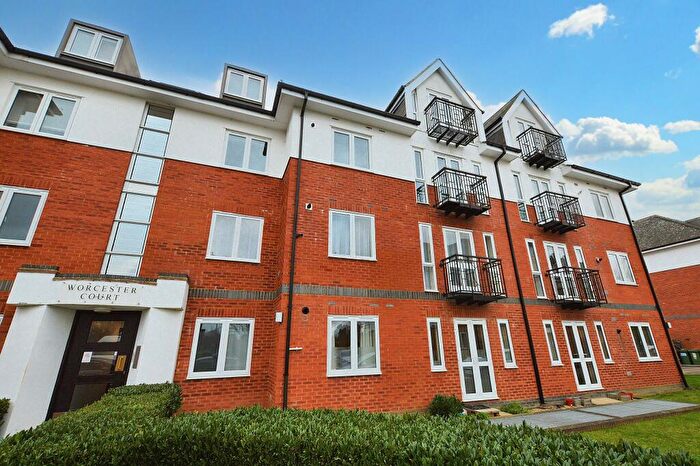 1 Bedroom Flat To Rent In Park View Close, St Albans, AL1