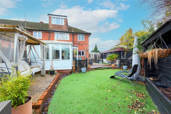 3 Bedroom End Of Terrace House For Sale In Sulhamstead, Reading, RG7