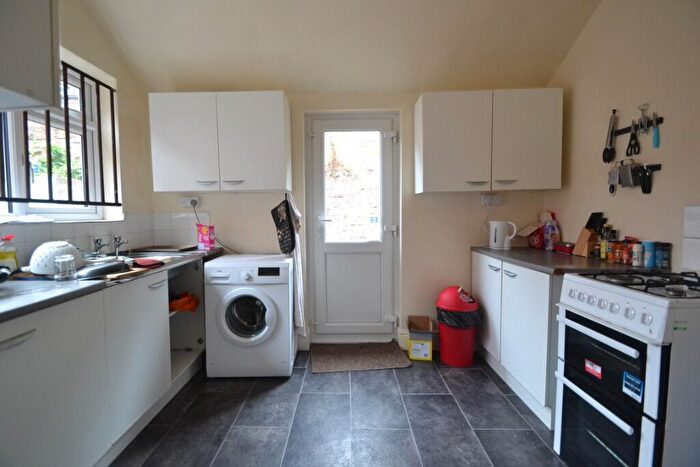 5 Bedroom Semi-Detached House To Rent In Derby Grove, Lenton, Nottingham, NG7