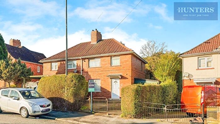 3 Bedroom Semi Detached House For Sale In Glyn Vale, Bedminster, BS3