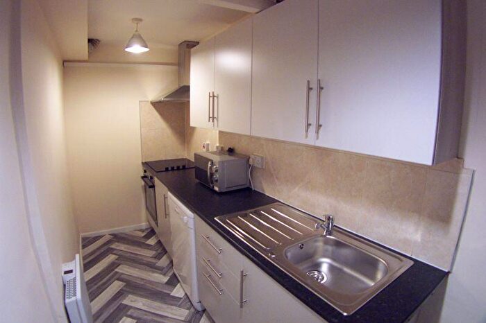 2 Bedroom Flat To Rent In Bainbrigge Road, Leeds, LS6