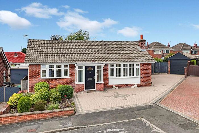 2 Bedroom Detached Bungalow For Sale In Largs Close, Nottingham, NG5