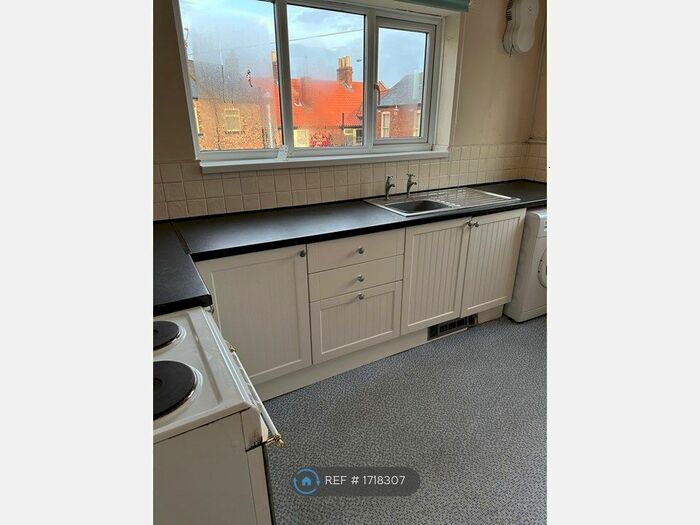 1 Bedroom Flat To Rent In Court Road, Snaith, East Yorkshire, DN14