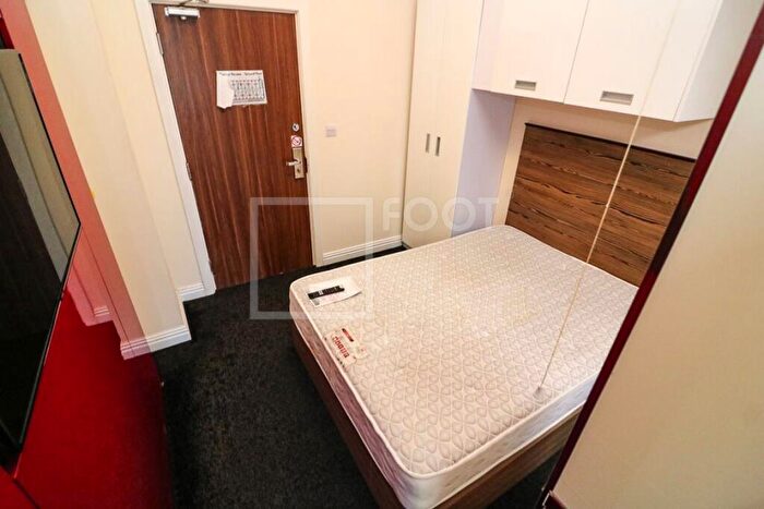 Flat To Rent In Sunbridge Halls, Sunbridge Road, BD1