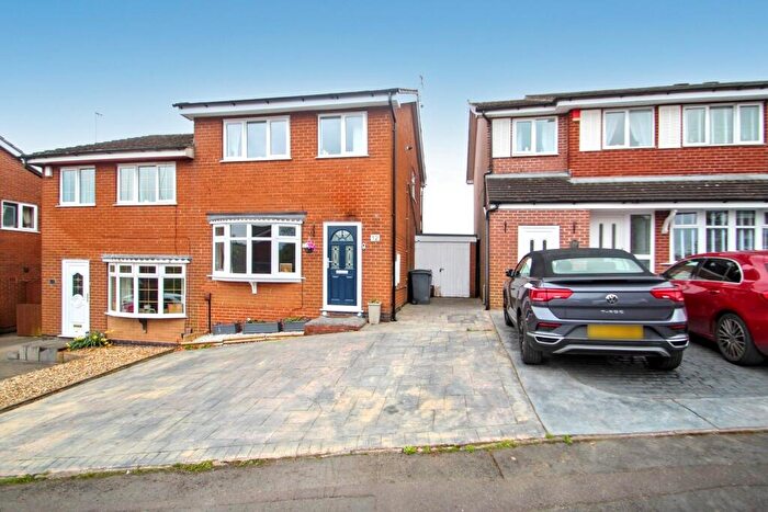 3 Bedroom Semi-Detached House For Sale In Cranford Way, Bucknall, Stoke-on-Trent, ST2
