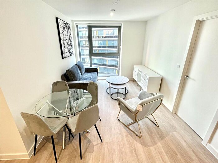 2 Bedroom Apartment To Rent In Laurence Place, New Kings Head Road, Salford, M3