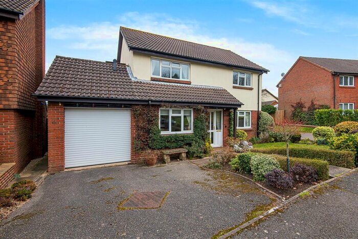 3 Bedroom Property To Rent In The Green, Fetcham, Leatherhead, KT22