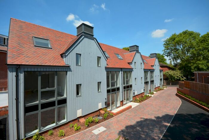 2 Bedroom Town House To Rent In The Ivies, Wantage, OX12