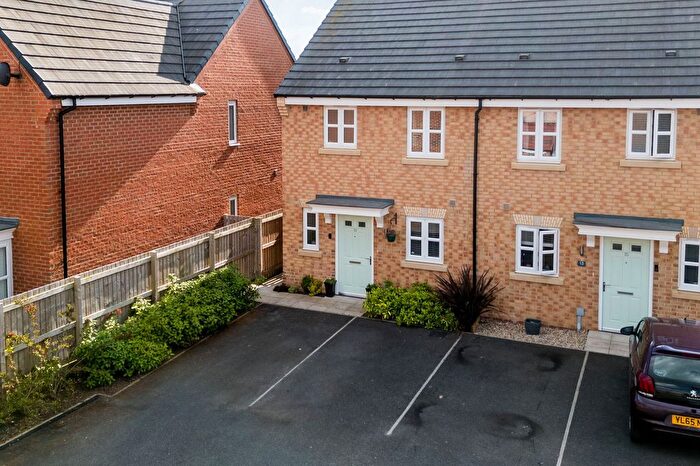 3 Bedroom Semi-Detached House For Sale In Thorpe Willoughby, YO8