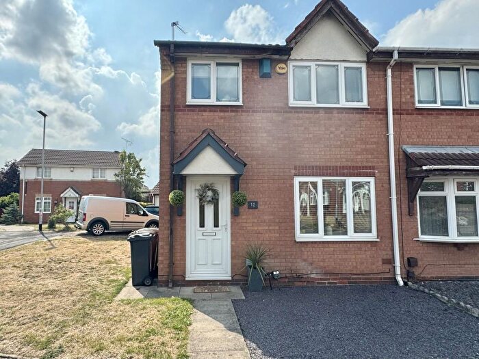 3 Bedroom Semi-Detached House To Rent In Glaisedale Grove, Willenhall, WV13