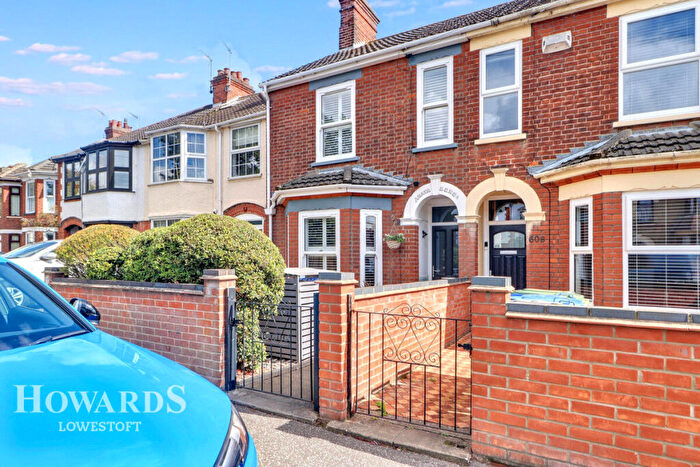 3 Bedroom End Of Terrace House For Sale In London Road South, Lowestoft, NR33