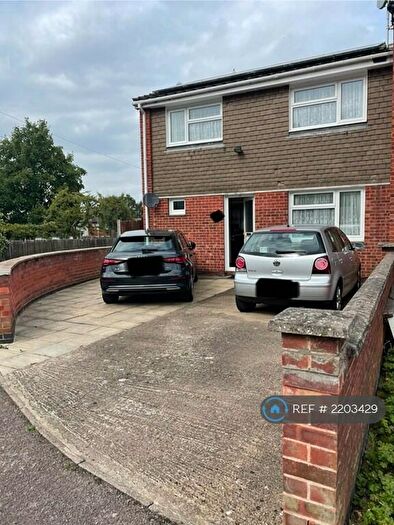 3 Bedroom End Of Terrace House To Rent In Barnes Heath Road, Leicester, LE5