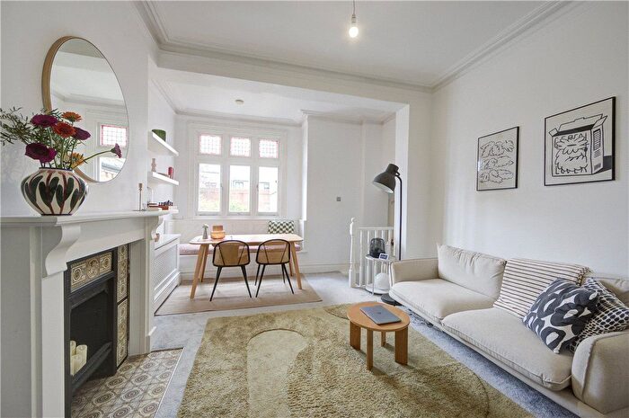 2 Bedroom Flat For Sale In Amity Grove, SW20