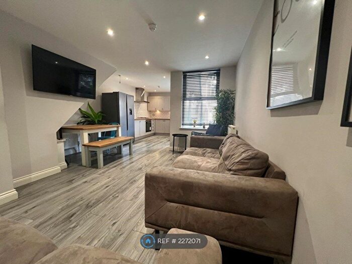 6 Bedroom Terraced House To Rent In Ridley Road, Liverpool, L6