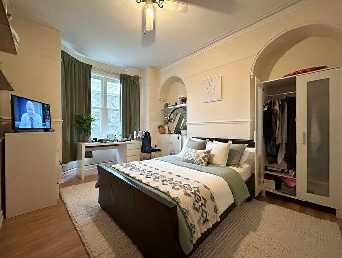 5 Bedroom Terraced House To Rent In Portland Road, Nottingham, NG7