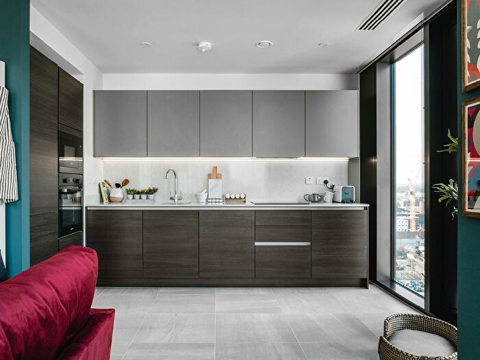 2 Bedroom Flat To Rent In The Mercian, Broad Street Birmingham, B15
