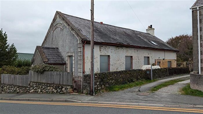 2 Bedroom Property For Sale In Gladstone Terrace, Groeslon, Caernarfon, LL54