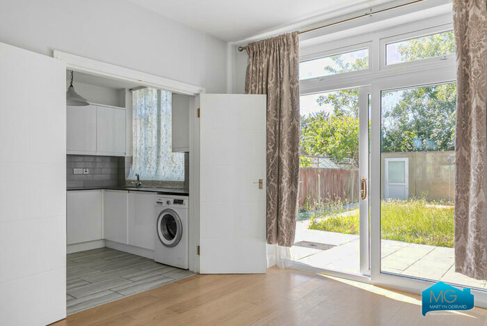 4 Bedroom Terraced House To Rent In Hervey Close, Finchley, London, N3
