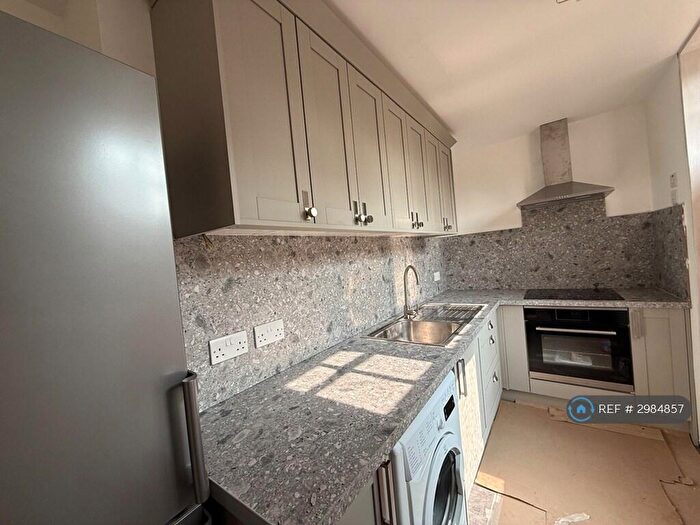 2 Bedroom Flat To Rent In Readings Court, Birmingham, B13
