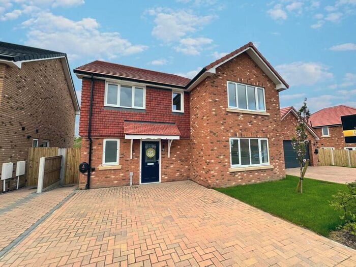 4 Bedroom Link Detached House To Rent In St Stephens Park Road, Manston, CT12