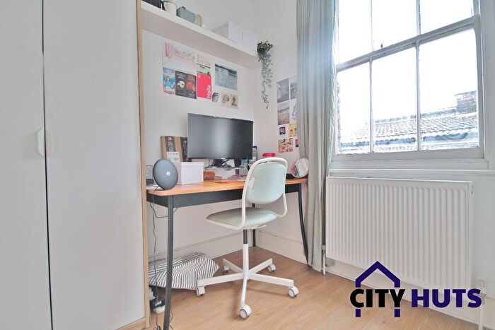 4 Bedroom Terraced House To Rent In Crowland Road, Seven Sisters, N15