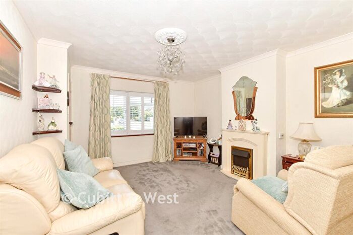 3 Bedroom End Of Terrace House For Sale In Ifield Road, West Green, Crawley, West Sussex, RH11
