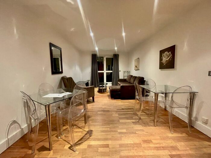 1 Bedroom Flat To Rent In Pepys Street, Tower Bridge, EC3N