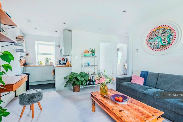 2 Bedroom Flat To Rent In Peckham Rye, London, SE15
