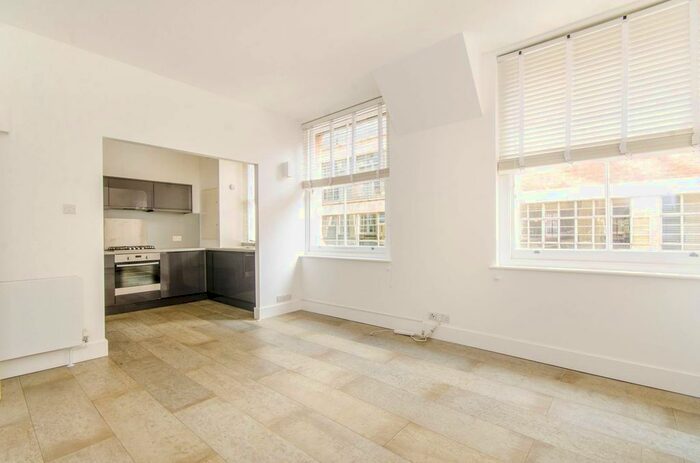 1 Bedroom Flat To Rent In Berry Street, Clerkenwell, London, EC1V