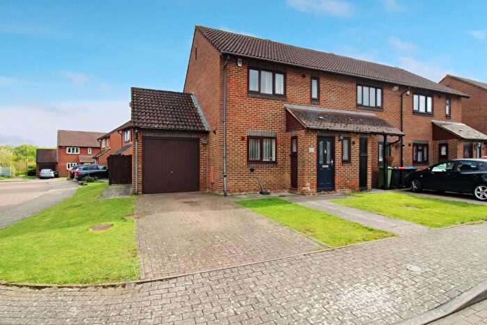 3 Bedroom End Terrace House For Sale In Hartdames, Shenley Brook End, Milton Keynes, Buckinghamshire, MK5