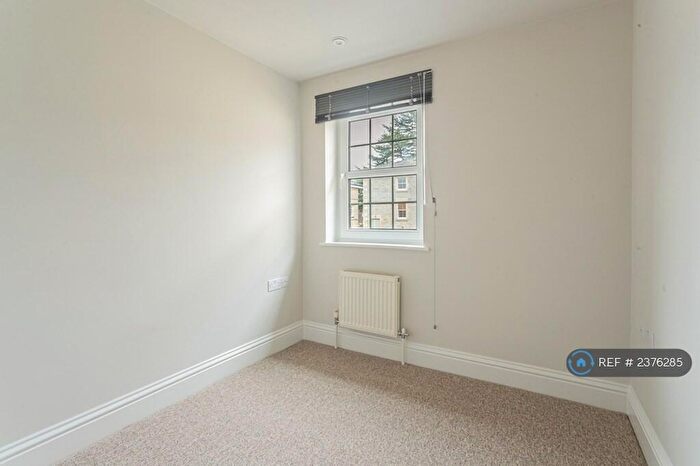 2 Bedroom Flat To Rent In Horstmann Close, Bath, BA1