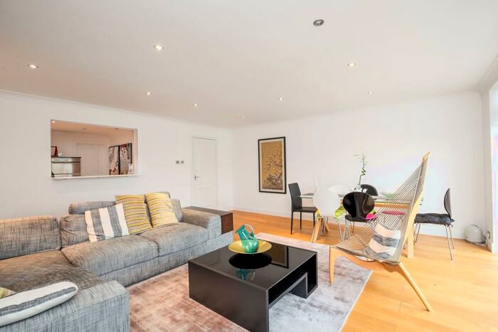 3 Bedroom Apartment To Rent In Eleanor Close, London, Greater London, SE16